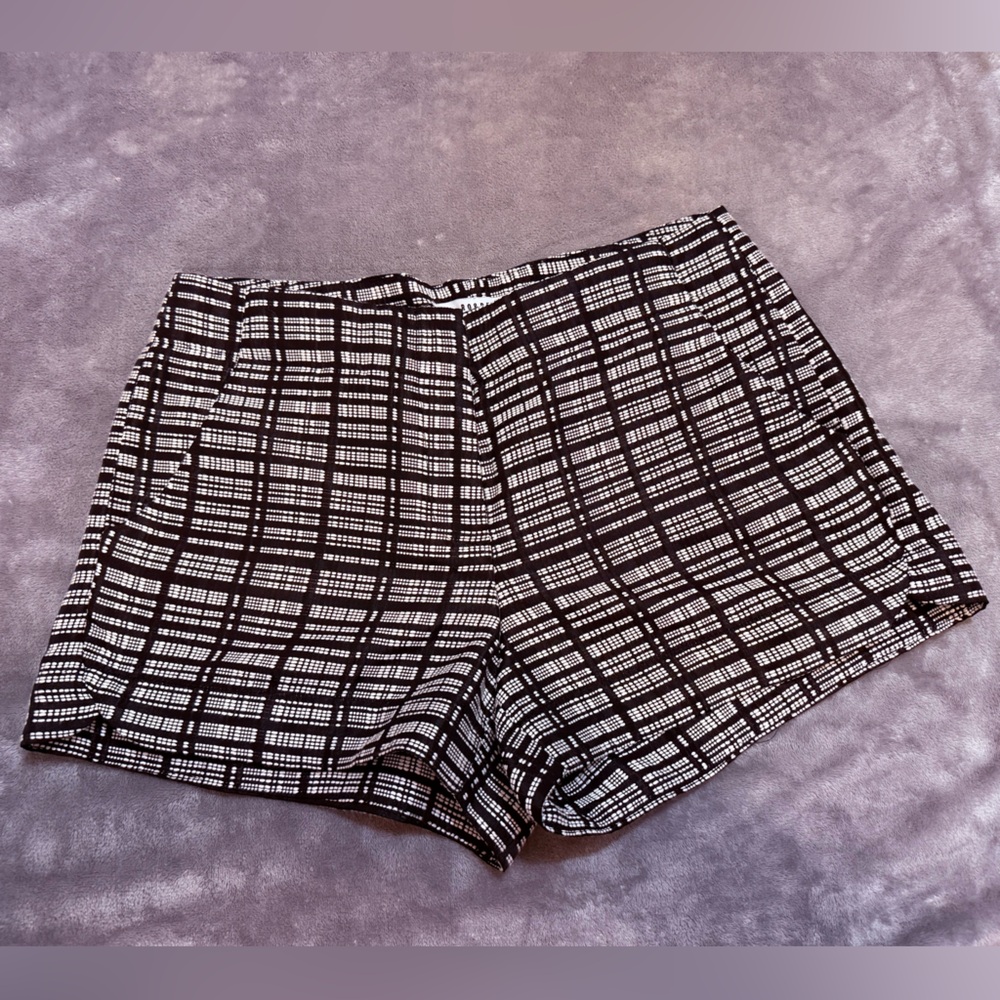 Ro & De Black and White Patterned Garment